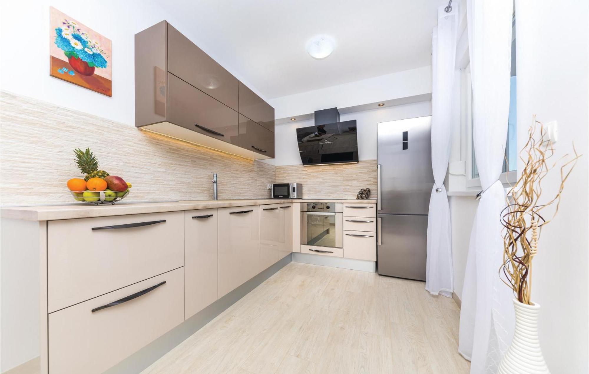 2 Bedroom Amazing Apartment In Trogir Exterior foto